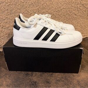 Size 8.5 - Adidas Grand Court 2.0 White Black W